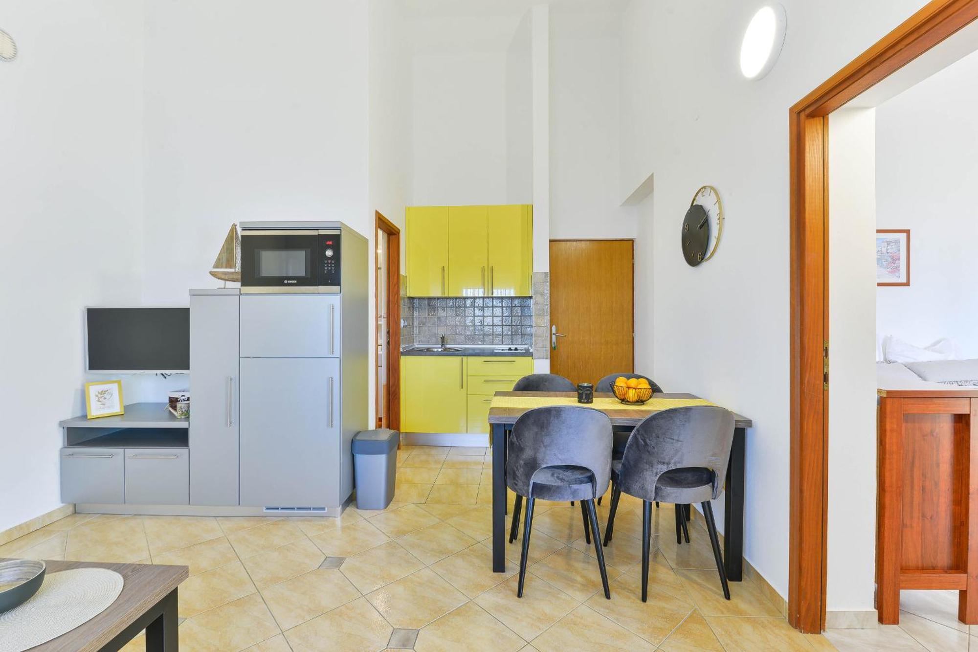 Apartment House Inga Vir Exteriér fotografie